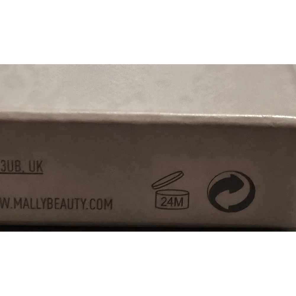 Mally 4K Ultra HD Fantasy Foundation Medium Powder 0.33oz 9.5g New in Box